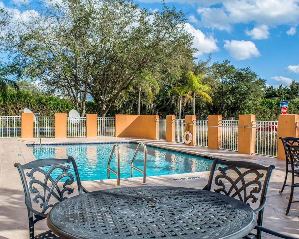 Comfort Inn Fort Myers Northeast Einrichtungen foto