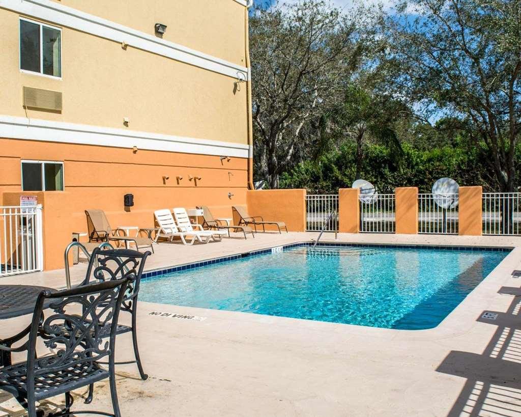 Comfort Inn Fort Myers Northeast Einrichtungen foto