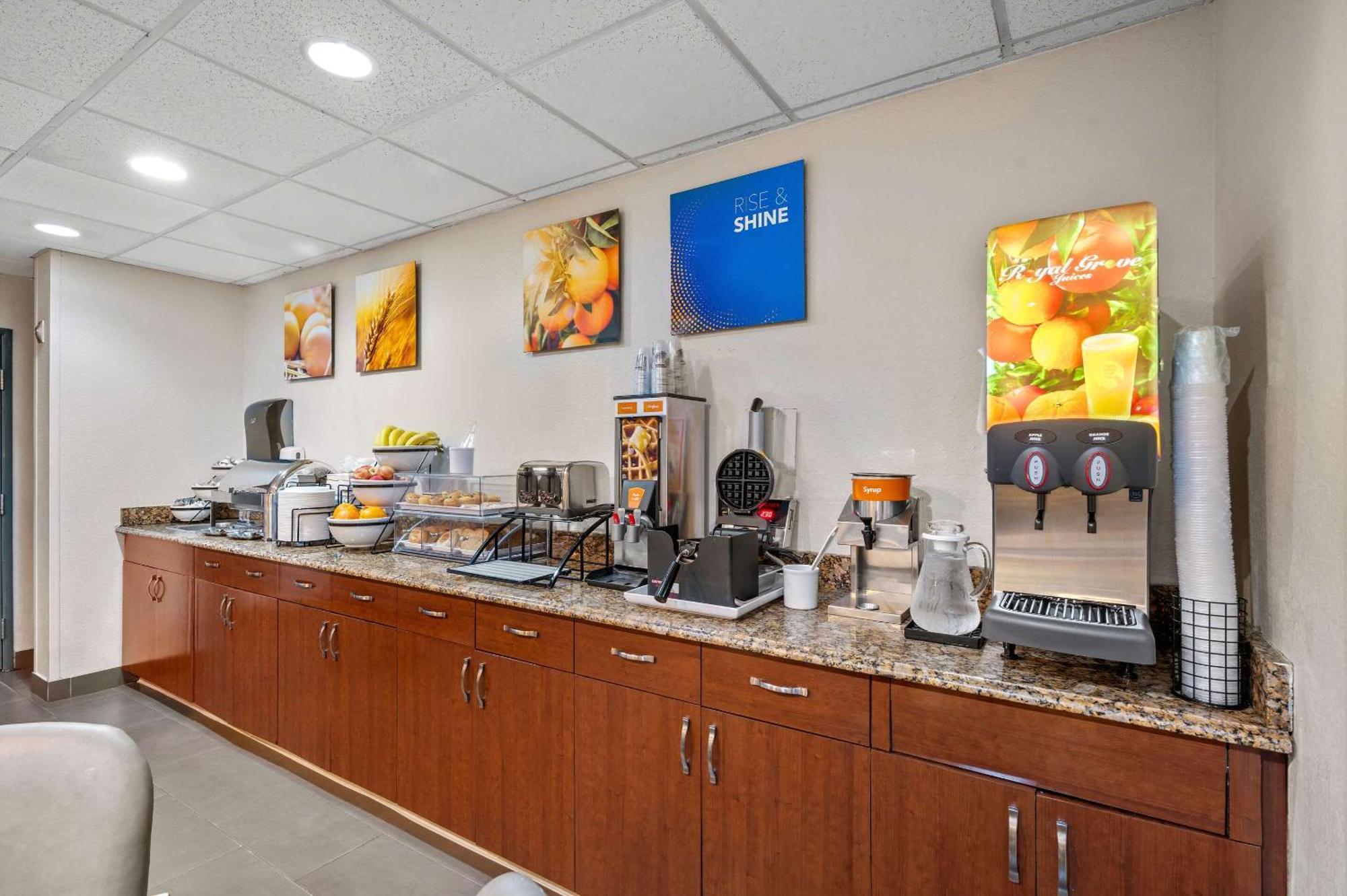 Comfort Inn Fort Myers Northeast Exterior foto
