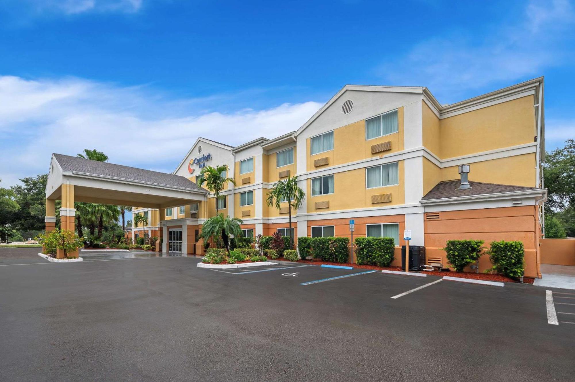 Comfort Inn Fort Myers Northeast Exterior foto