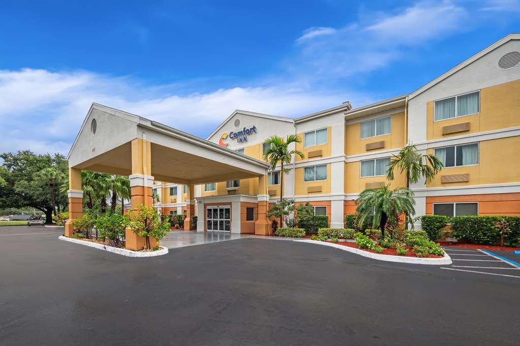 Comfort Inn Fort Myers Northeast Exterior foto